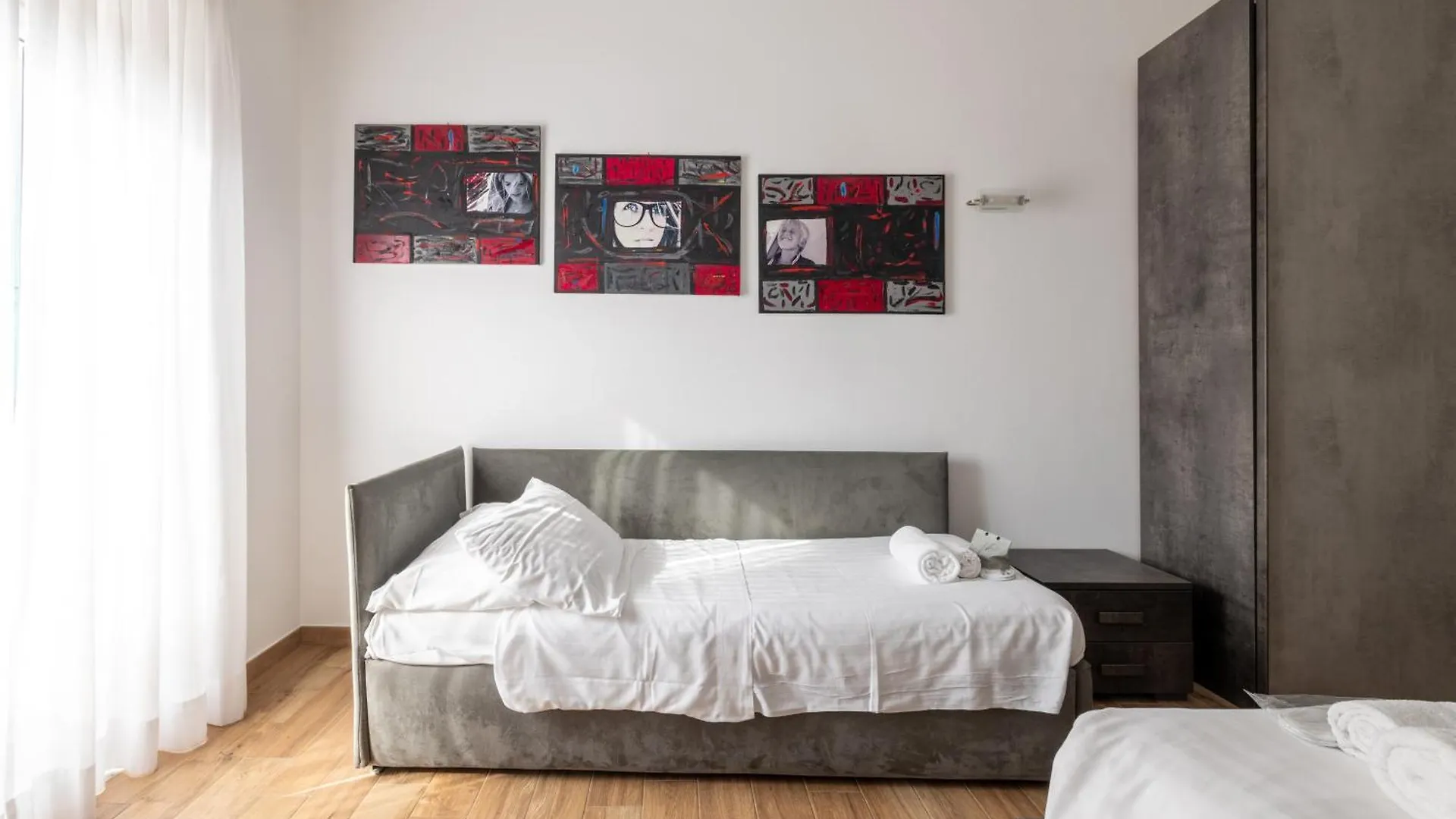 Quattro Fontane 4P - B&D Apts Rome 0*,  Italy